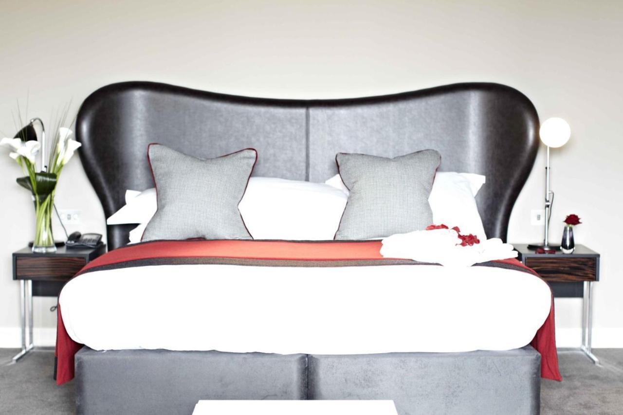 Brooklands Hotel & Spa Weybridge Eksteriør bilde