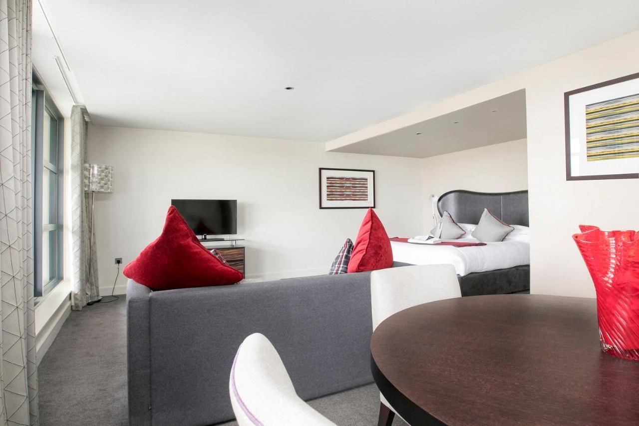 Brooklands Hotel & Spa Weybridge Eksteriør bilde